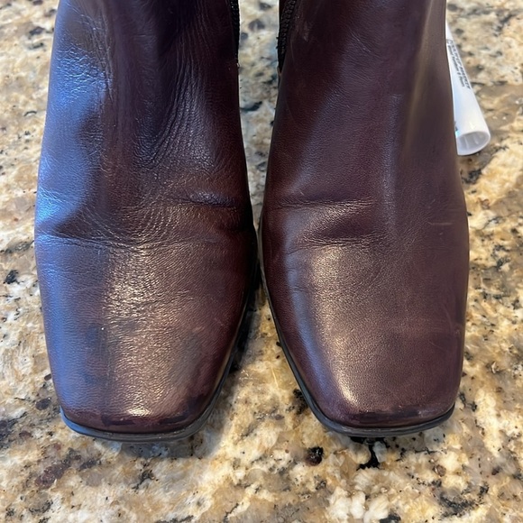 ANTONIO MELANI 100% leather brown booties women’s 8.5. Square toe w/ kitten heel - Picture 11 of 11